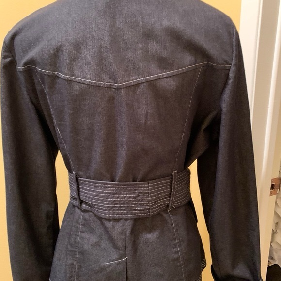 Robert Louis Jean Jacket with Belt and contrasting trim - Picture 11 of 12